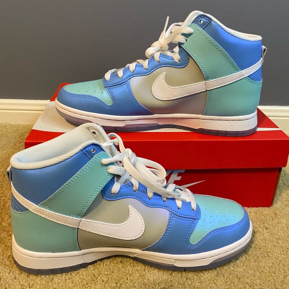 Nike Dunks - Picture 4 of 9